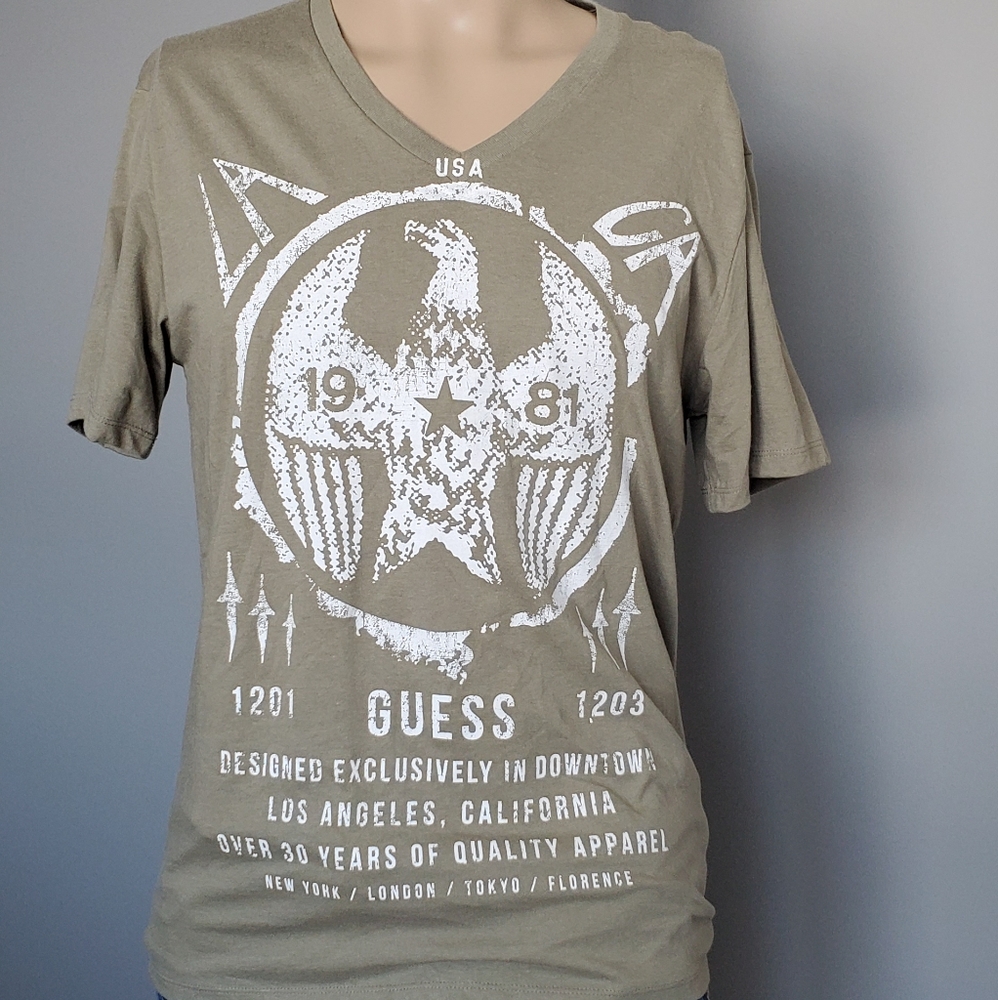 Guess V-Neck